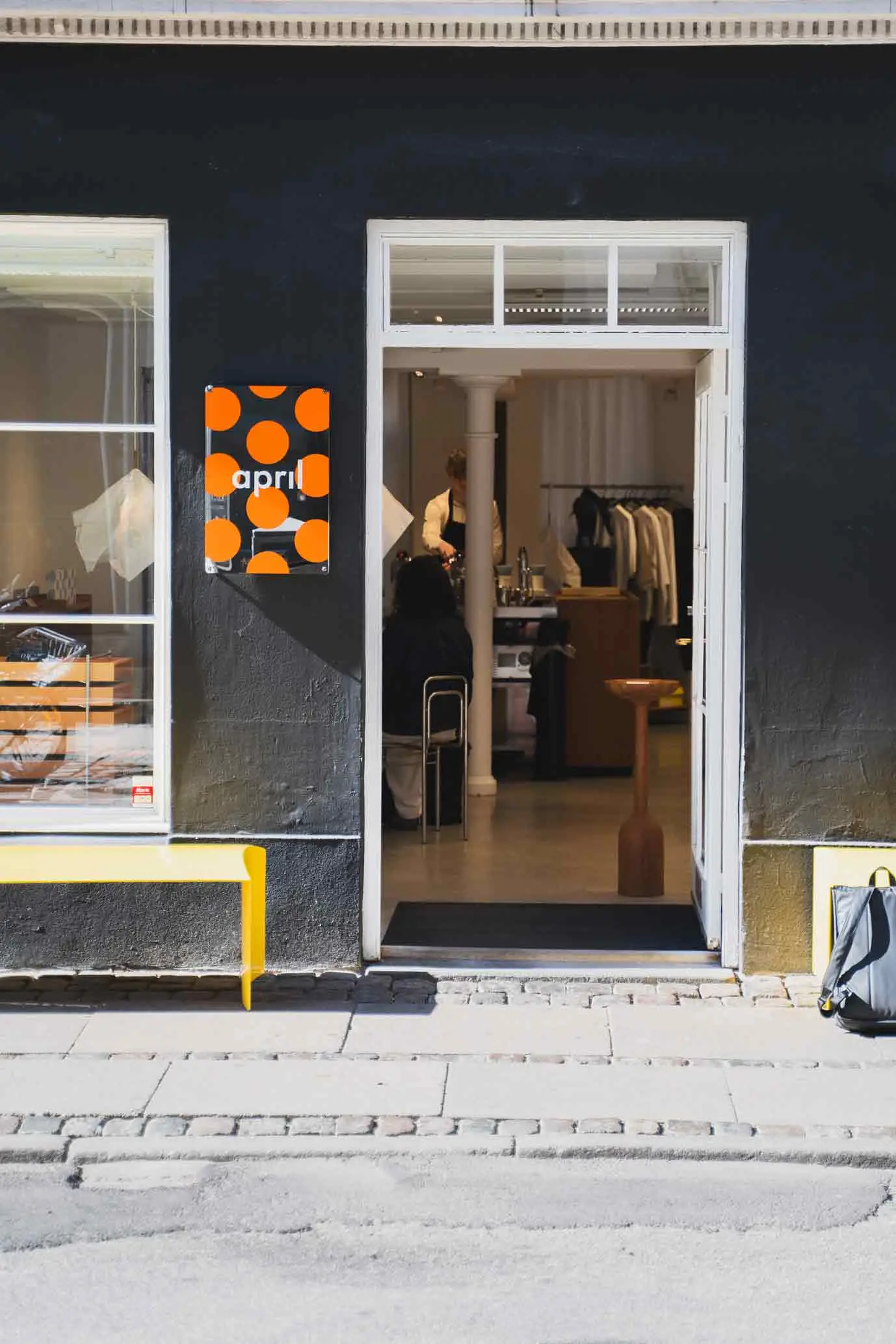 Der Eingang von april Coffee in Kopenhagen